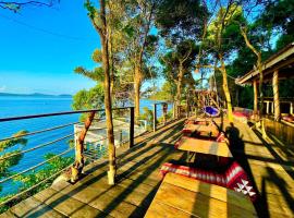 The Cliff Hostel, M'Pay Bay, hotel din Koh Rong Sanloem