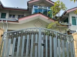 Jarzmin Double Story Homestay @ Royal Lily