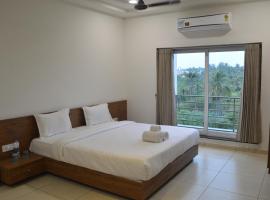Hotel Revive, hotel in Veraval