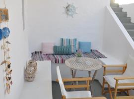 Vegera Apartment 'Ostria', Stavros Donoussa, beach rental in Donoussa