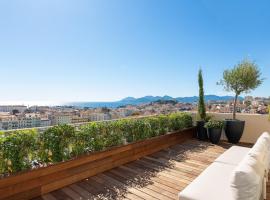 Rooftop View - 2 BdR 2 BthR 1 toil - Clim Terrace Elevator small Parking, hôtel à Cannes