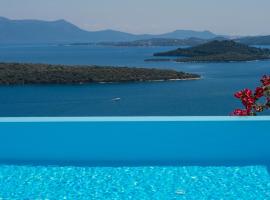 Villa Pasithea - breathtaking seaviews, infinity pool, privacy, close to the beach, hotel v destinaci Nydri