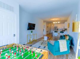 *King Bed Ideal For Long Stays w/ Foosball Table!*, hotel near Great Kills Harbor, Carteret
