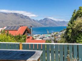 Fantastic Views, Close to Town 2 Bedroom Apartment, apartment in Queenstown
