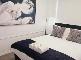 Harbourside 29B ~ Boat Parking, hotel in Coromandel Town