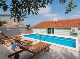 One-Bedroom Apartment In Trpanj, hôtel à Trpanj