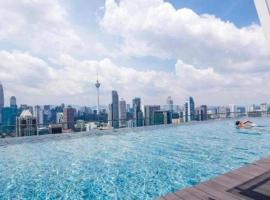 Regalia Suites with Infinity Pool KL - by Staycation Homes, homestay in Kuala Lumpur
