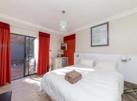 Stay at 11 on Gull, guest house in Cape Town