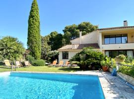 Gran Casa Económica con Piscina Privada en Begur Ideal familias, hytte i Begur