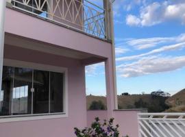 Casa Luar na Serra em Conservatória, hotel in Valença