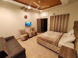 Hotel Day In Emporium, hotel en Johar Town, Lahore