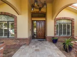 Mesa Mansion - Beautiful Pool, Hot Tub - Sleeps 32