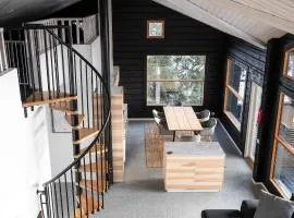 Villa Ruka - Rising Sun with 3 bedrooms, loft, sauna and balcony with a view