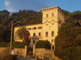 Villa D'Albertis, hotel i Crevari
