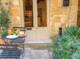 Cute and modern duplex apartment in ideal location RCAS1-1