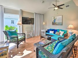 Sunny Marco Island Gem with Shared Pool and Dock!, cottage a Marco Island
