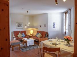 Apartment Chesa Maurus A12 by Interhome, ξενοδοχείο στο Σεντ Μόριτζ
