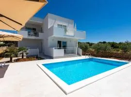 Amazing Home In Punat With 4 Bedrooms, Wifi And Outdoor Swimming Pool