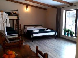 holiday home, hotel em Borjomi