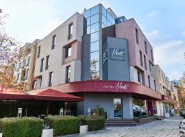 Monet Hotel
