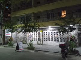 Sollarium GINI Suítes، فندق في غواراباري