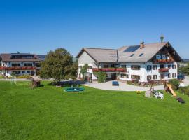 Bauernhofferien Oberdürnberg, farm stay in Seekirchen am Wallersee