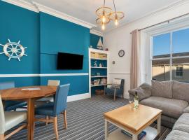 Top Sail - Beautiful Apartment, Minutes Walk to Beach and Town Centre