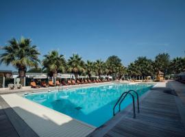 Holiday Marina Resort, hotell i Grimaud