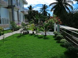 Marlene's Hilltop Villa, хотел близо до Adventure Cafe Zipline, Себу Сити
