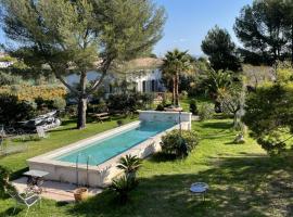 Le poisson qui recule - Maison et piscine dans parc arboré proche mer, hotel en Sanary-sur-Mer