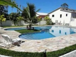 Casa de praia em condomínio fechado Juquei