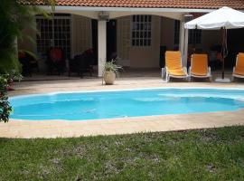 Villa Les Lauriers Roses, hotell sihtkohas Blue Bay
