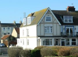 'Harbour View' on the river by Gorleston's award winning beach - Pet free!, hotel en Gorleston-on-Sea