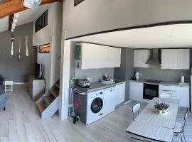 Clos du Cardinal, Hotel in LʼIsle-sur-la-Sorgue