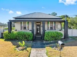HOLIDAYS ON LOVE STREET / HUNTER VALLEY