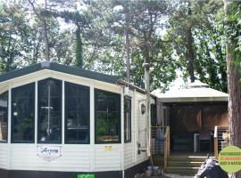 Chalet/Caravan Camping Resort Heische Tip Zeeland, hótel í Zeeland