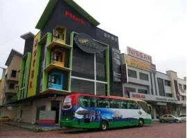 Golden Leaf Hotel Danga Bay
