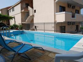 Apartments Srzentic, apartment in Petrovac na Moru