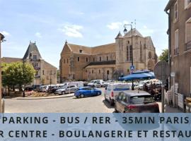 50m Basilique et Magnifique Parc de Lormoy, apartman u gradu 'Longpont-sur-Orge'