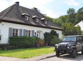 Exklusive Villa am Wald mit Garten, Waldzugang und Sauna, casa o chalet en Solingen