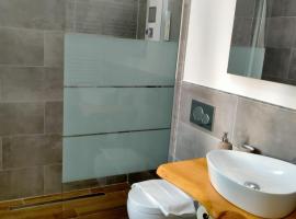 suite room malpensa b&b, homestay in Cardano al Campo