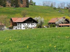 Ferienwohnung Bergblick, family hotel in Gestratz