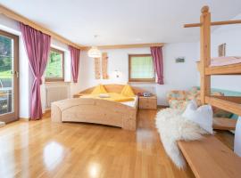 Wohnung Rosengarten Heigler Hof, apartmen di Collepietra