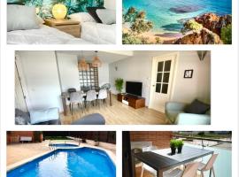 SeaHomes Vacations, FENALS BEACH&CHIC, pk, top apartment full equipped, hotel near Gnomo Park, Lloret de Mar