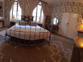 13 Bohemian Bienvenue B&B, Ferienunterkunft in Pontrieux