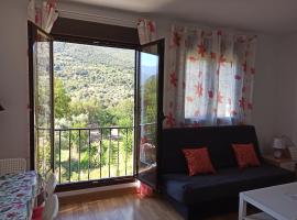 Sierra y Silencio Nómada, WIFI, Trastero y Garaje，位于圭哈尔谢拉的酒店