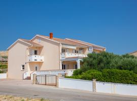 Apartments Tonka, hotel di Kustići