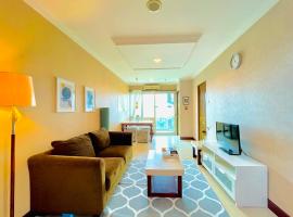 Luxury 2BR Apartment @ Galeri Ciumbuleuit with Best View @ 1st Tower, ξενοδοχείο στο Μπαντούνγκ