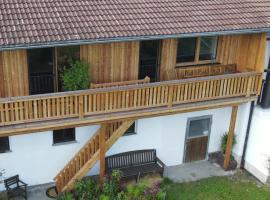 Ferienwohnung ChiemseeZeit :-) - Familie Lechermann, hotel keluarga di Gstadt am Chiemsee