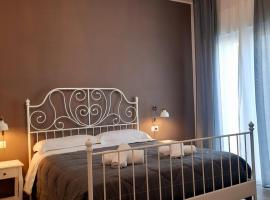 CASA PASTEUR a due passi da Ostuni, bed and breakfast en Carovigno